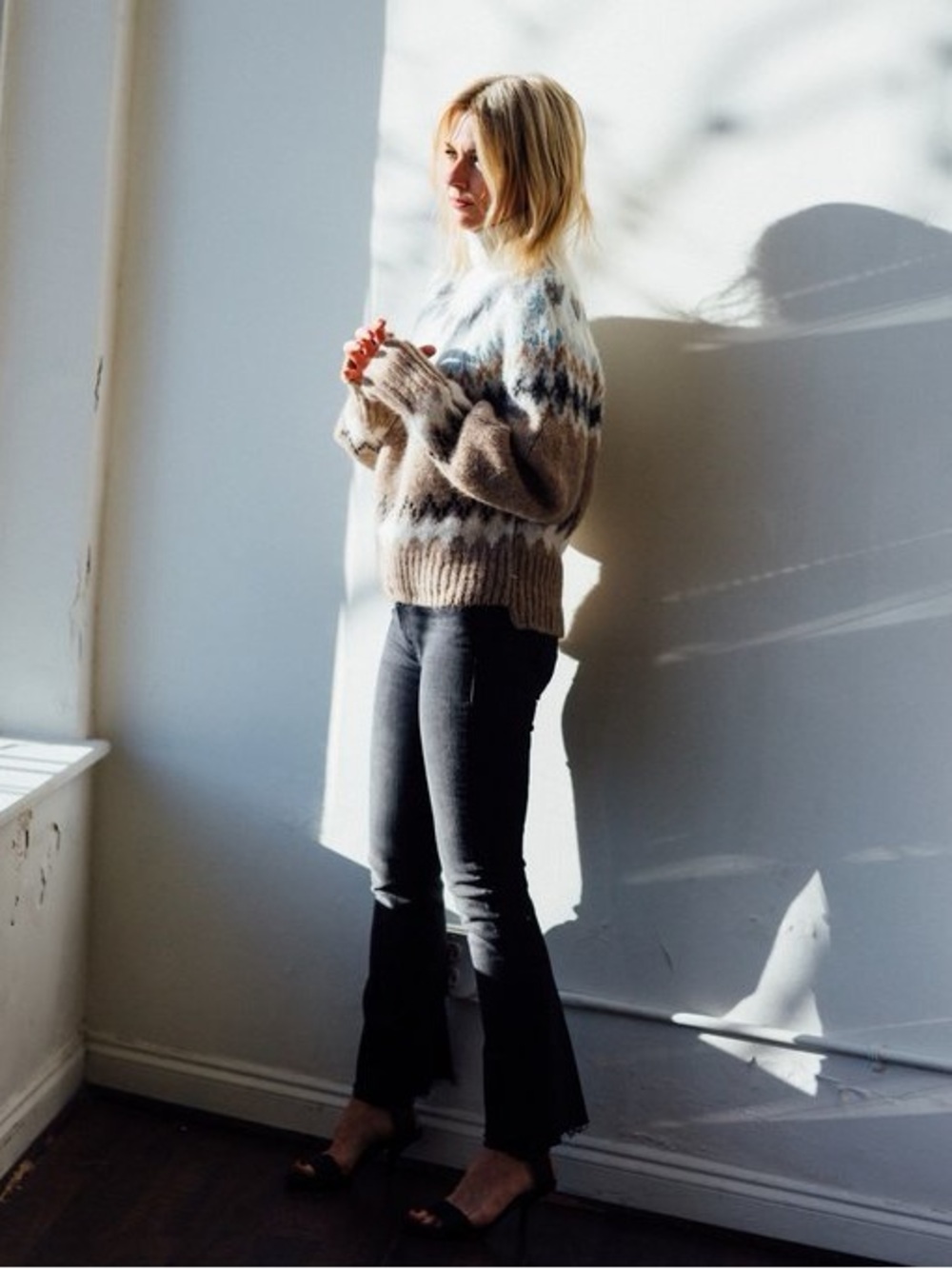 MOTHER The Hustler Ankle Fray Jeans in Lighting Up Lanterns